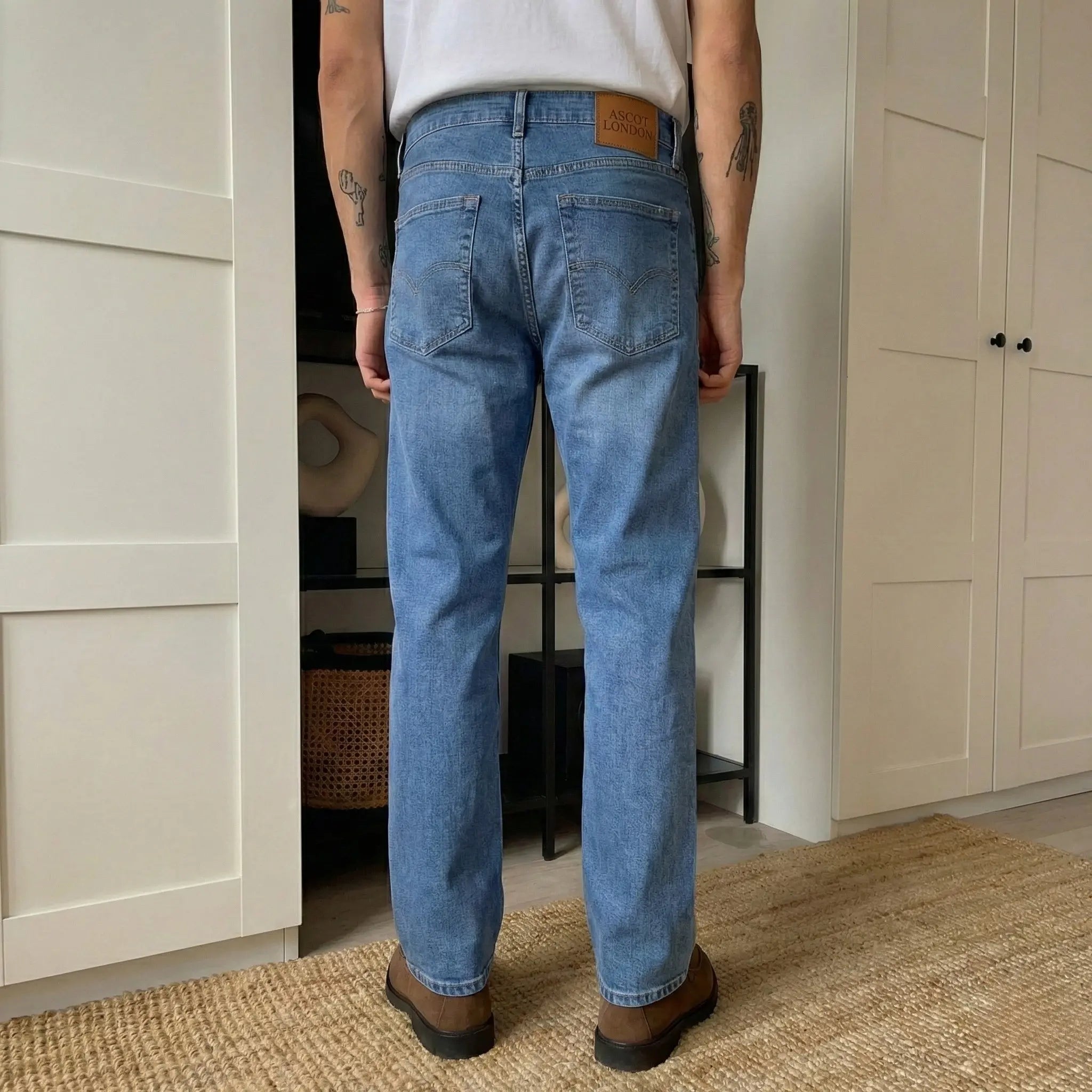True Straight Jeans